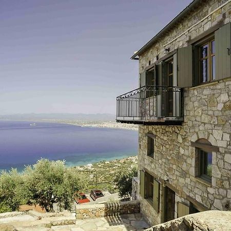 Diotima Homes カラマタ エクステリア 写真