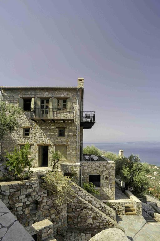 Diotima Homes カラマタ エクステリア 写真