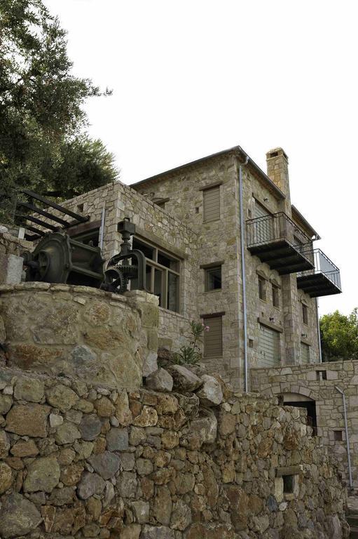 Diotima Homes カラマタ エクステリア 写真