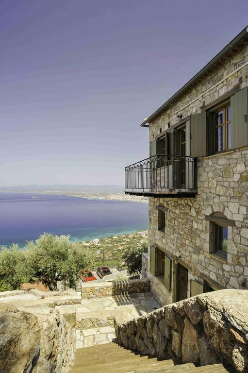 Diotima Homes カラマタ エクステリア 写真