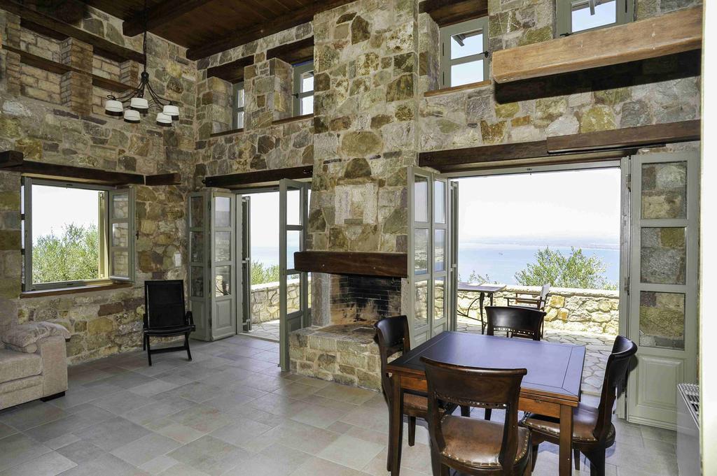 Diotima Homes カラマタ 部屋 写真