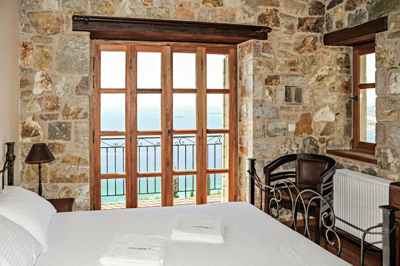 Diotima Homes カラマタ エクステリア 写真